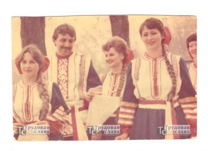 В. Коннова первая справа